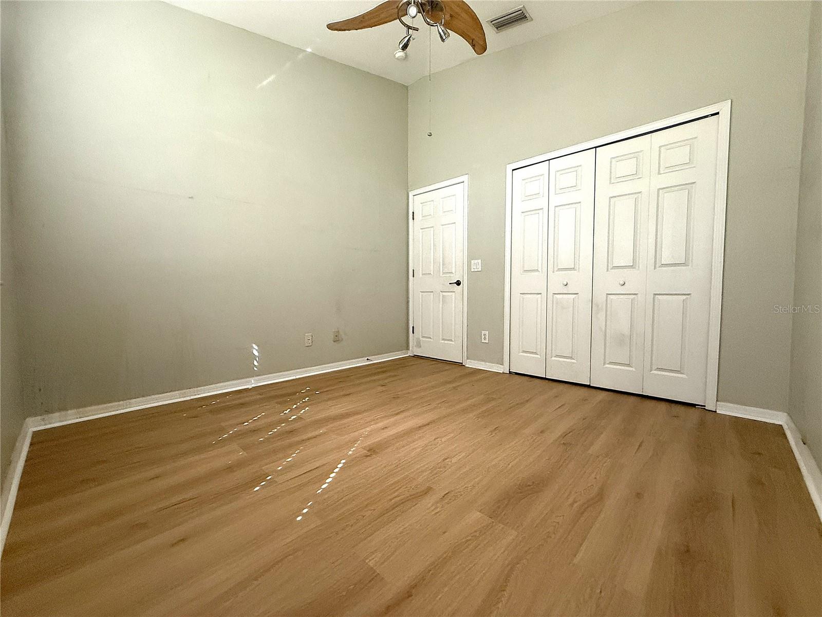 Image 22 of 44 For 11739 Holly Creek Drive