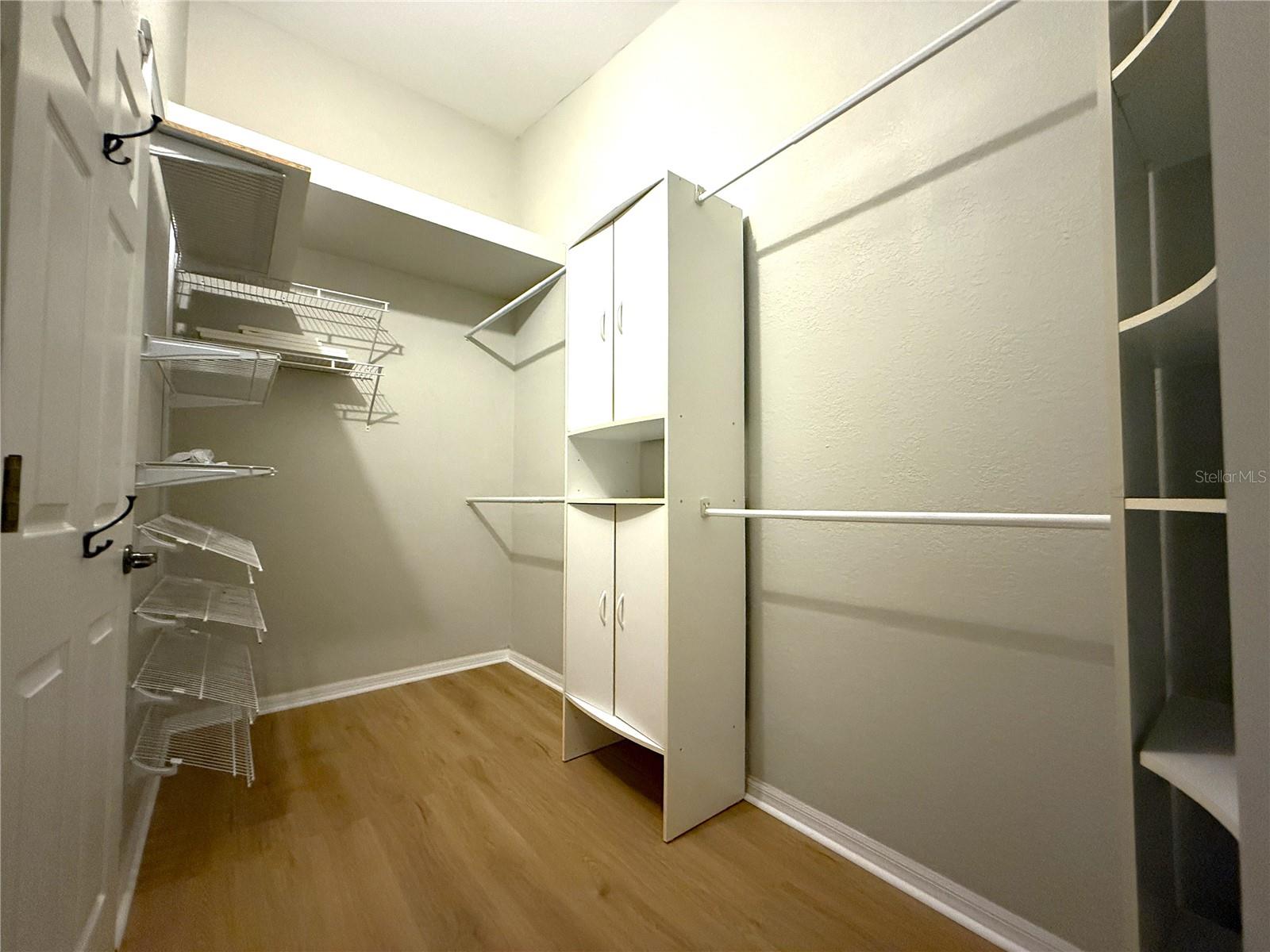 Image 23 of 44 For 11739 Holly Creek Drive