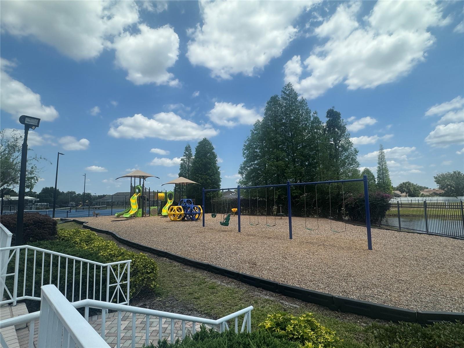 Image 34 of 44 For 11739 Holly Creek Drive