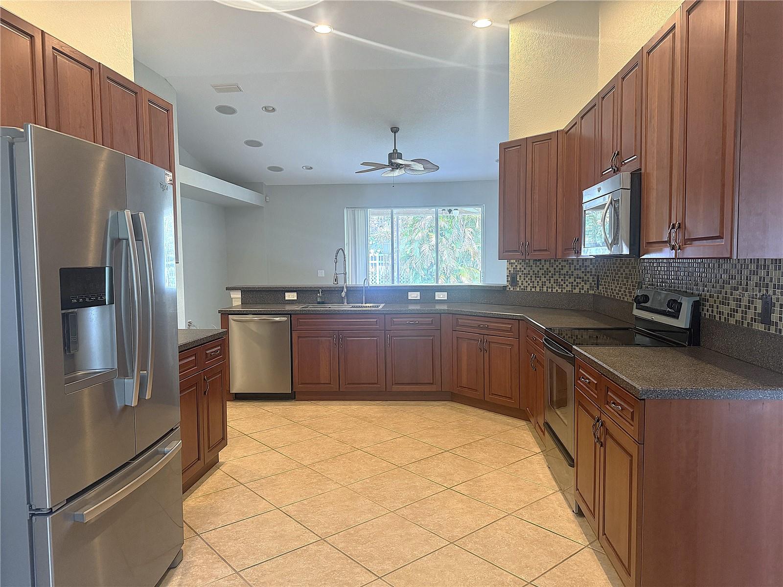 Image 5 of 44 For 11739 Holly Creek Drive