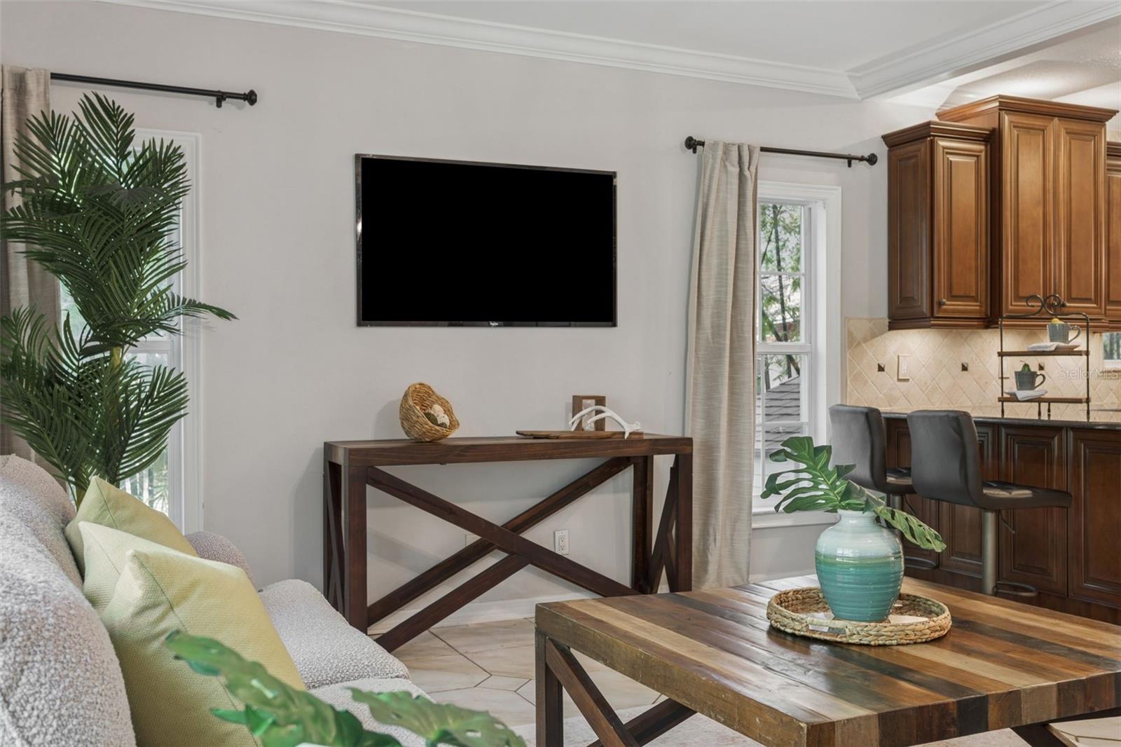 Image 14 of 34 For 813 West Shore Boulevard