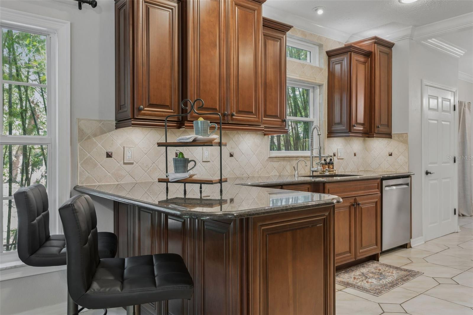 Image 16 of 34 For 813 West Shore Boulevard