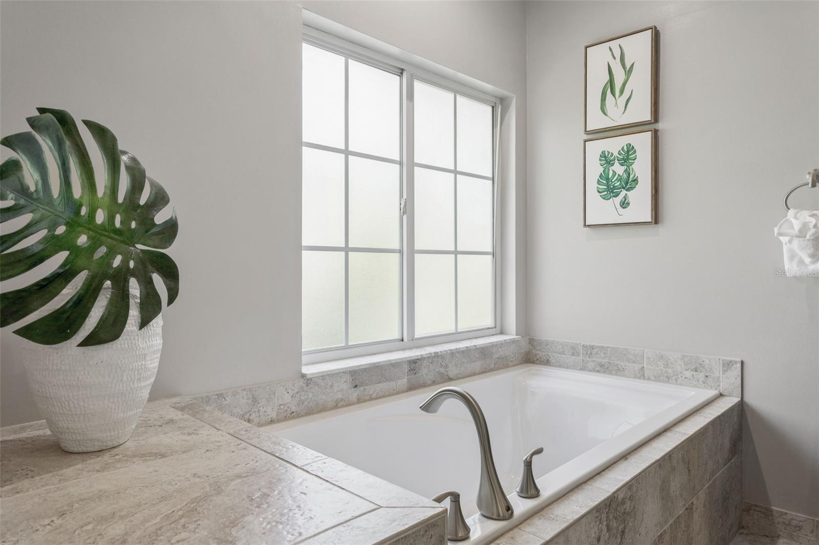 Image 25 of 34 For 813 West Shore Boulevard