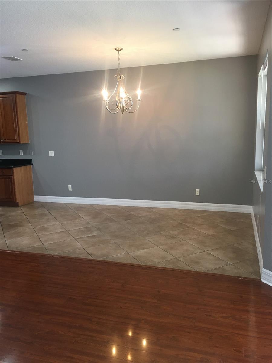 Image 5 of 17 For 7433 Terrace River Drive