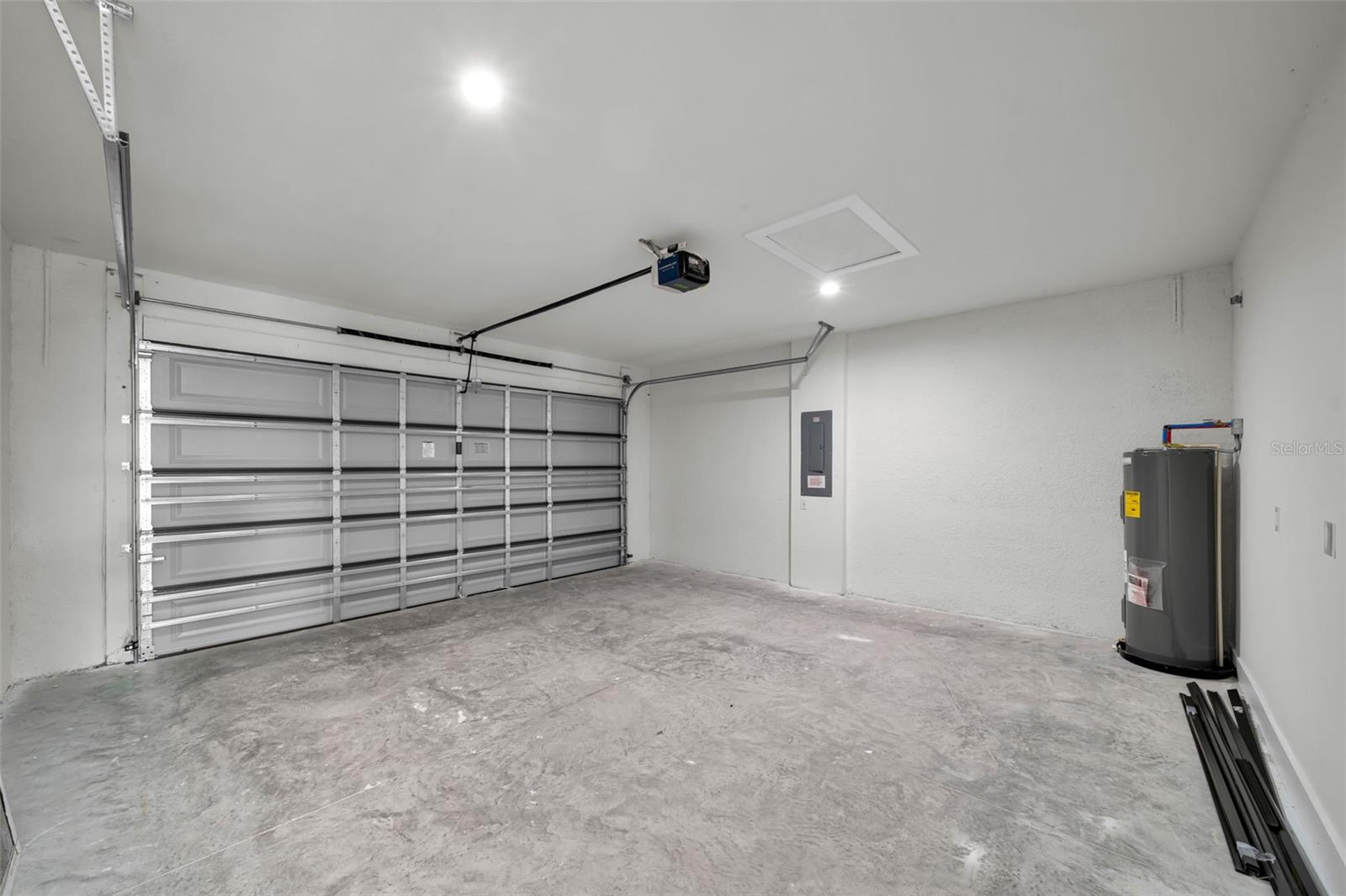 Image 13 of 35 For 14020 Chesswood Lane