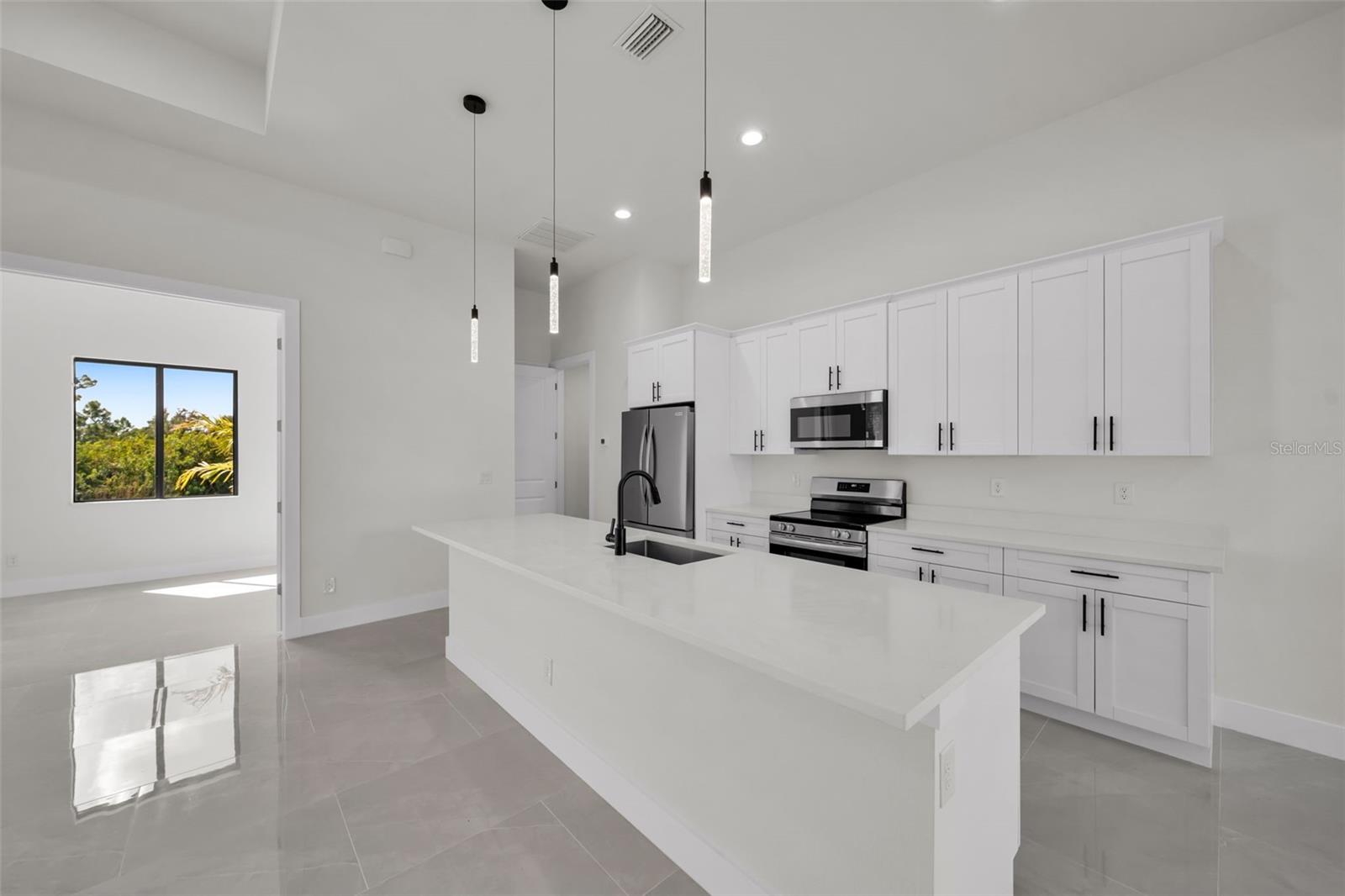 Image 16 of 35 For 14020 Chesswood Lane