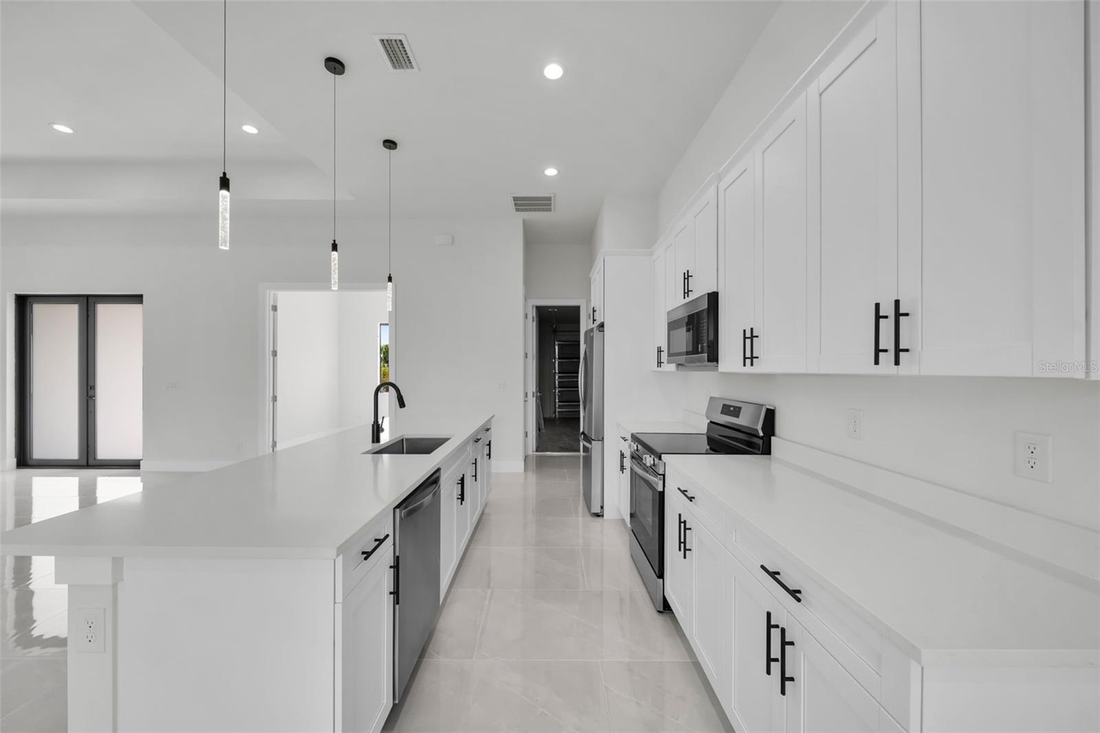 Image 18 of 35 For 14020 Chesswood Lane