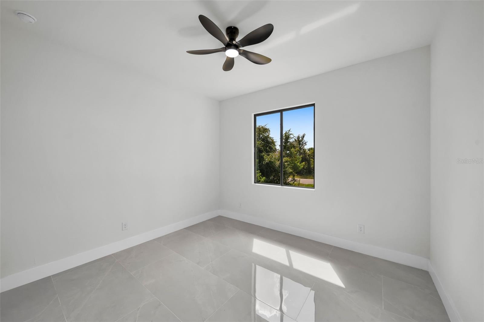 Image 19 of 35 For 14020 Chesswood Lane