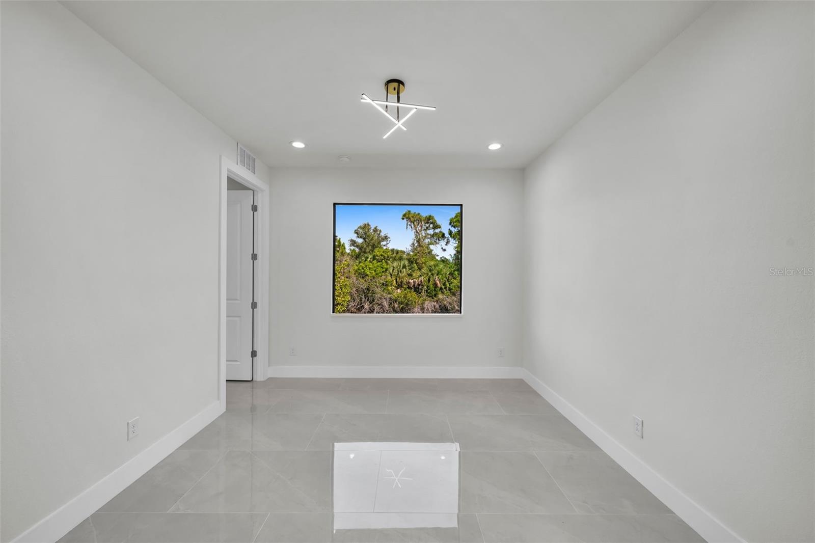 Image 20 of 35 For 14020 Chesswood Lane