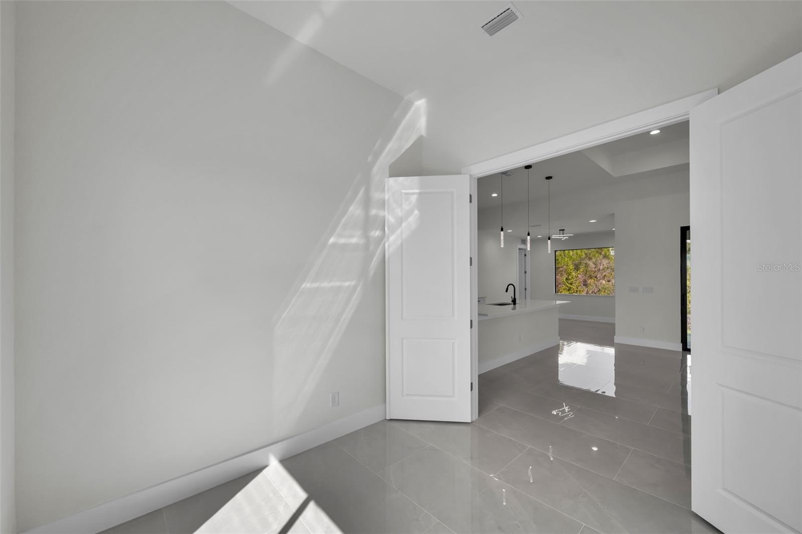 Image 28 of 35 For 14020 Chesswood Lane