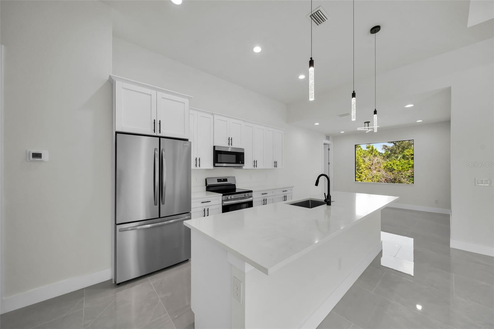 Image 4 of 35 For 14020 Chesswood Lane