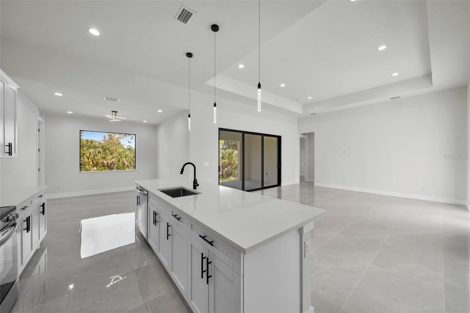Image 5 of 35 For 14020 Chesswood Lane