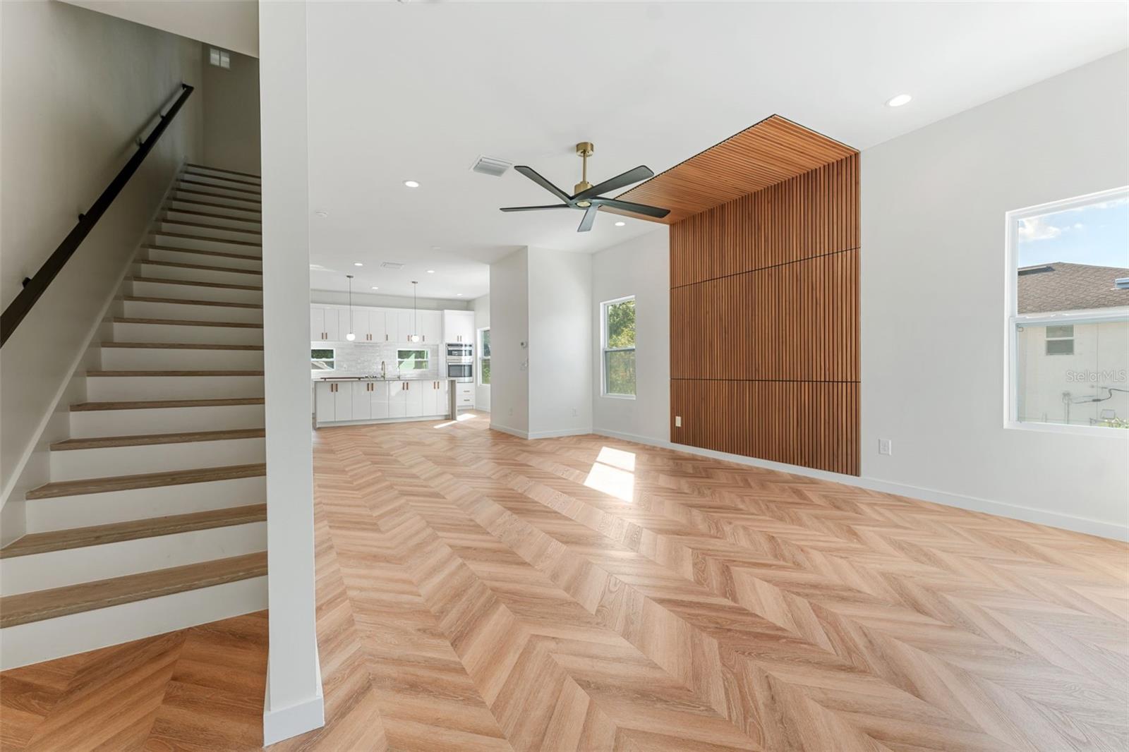 Image 13 of 31 For 102 Adalee Street 4