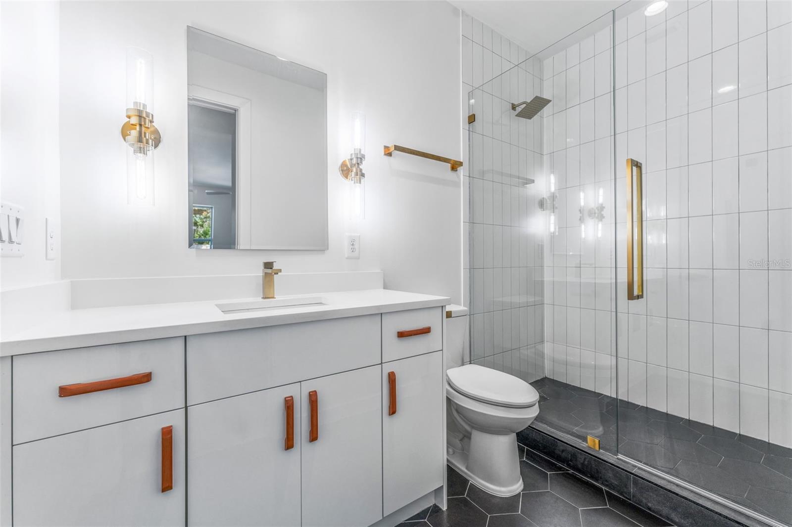 Image 27 of 31 For 102 Adalee Street 4