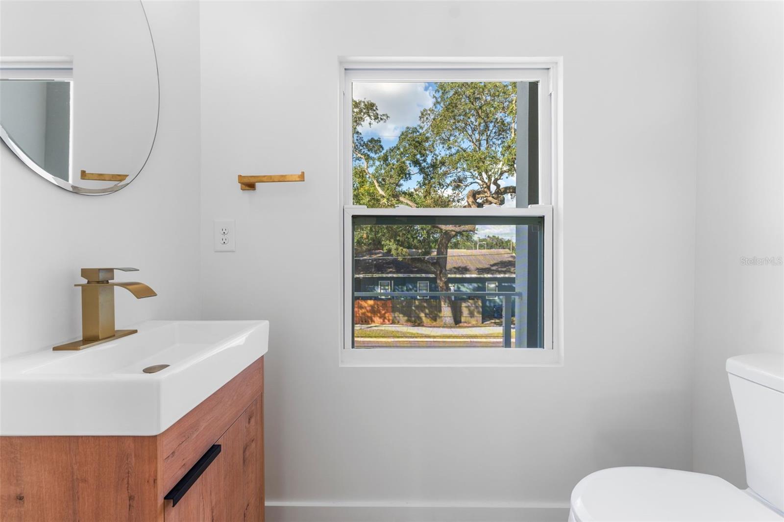 Image 29 of 31 For 102 Adalee Street 4