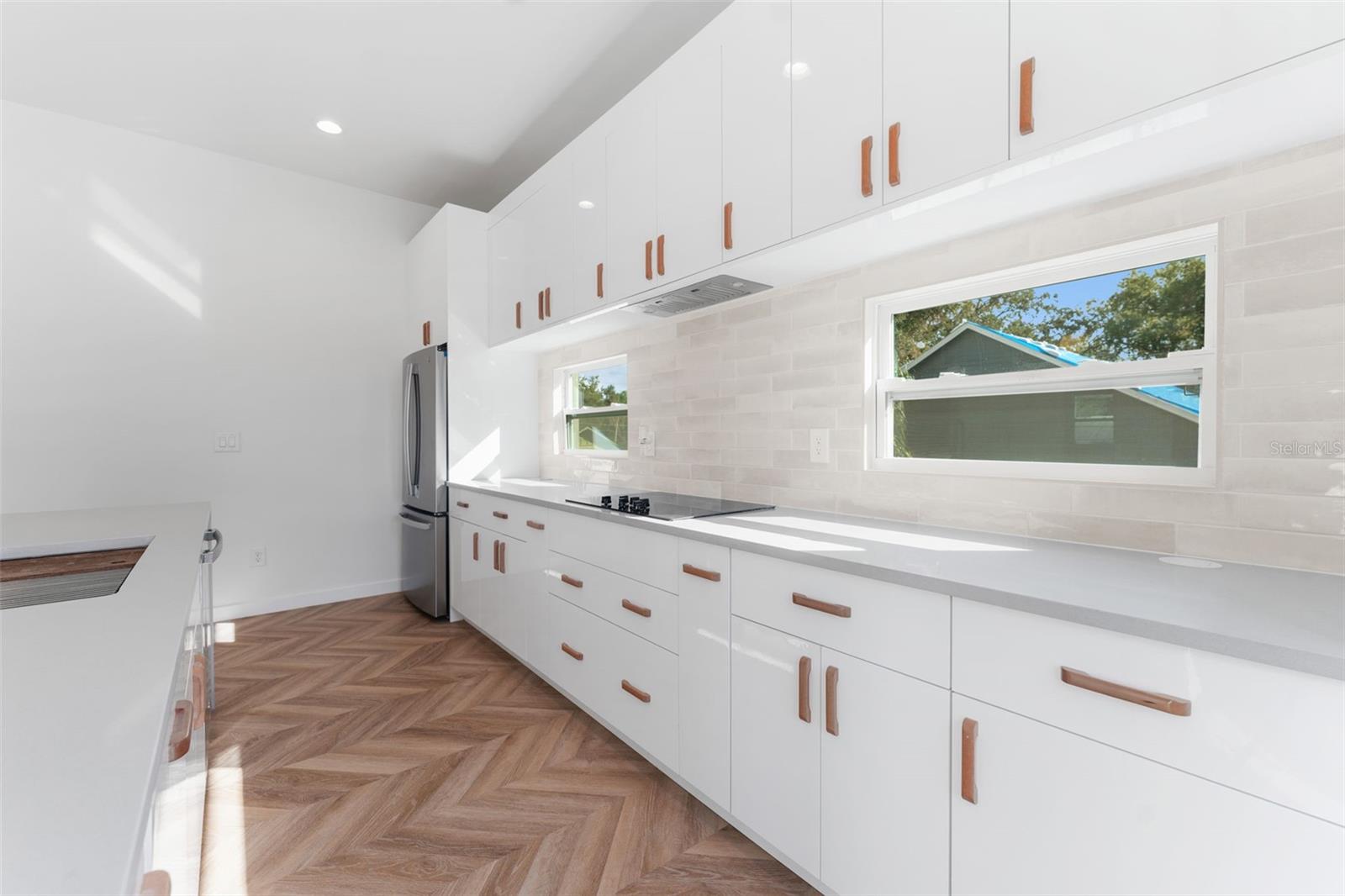 Image 5 of 31 For 102 Adalee Street 4