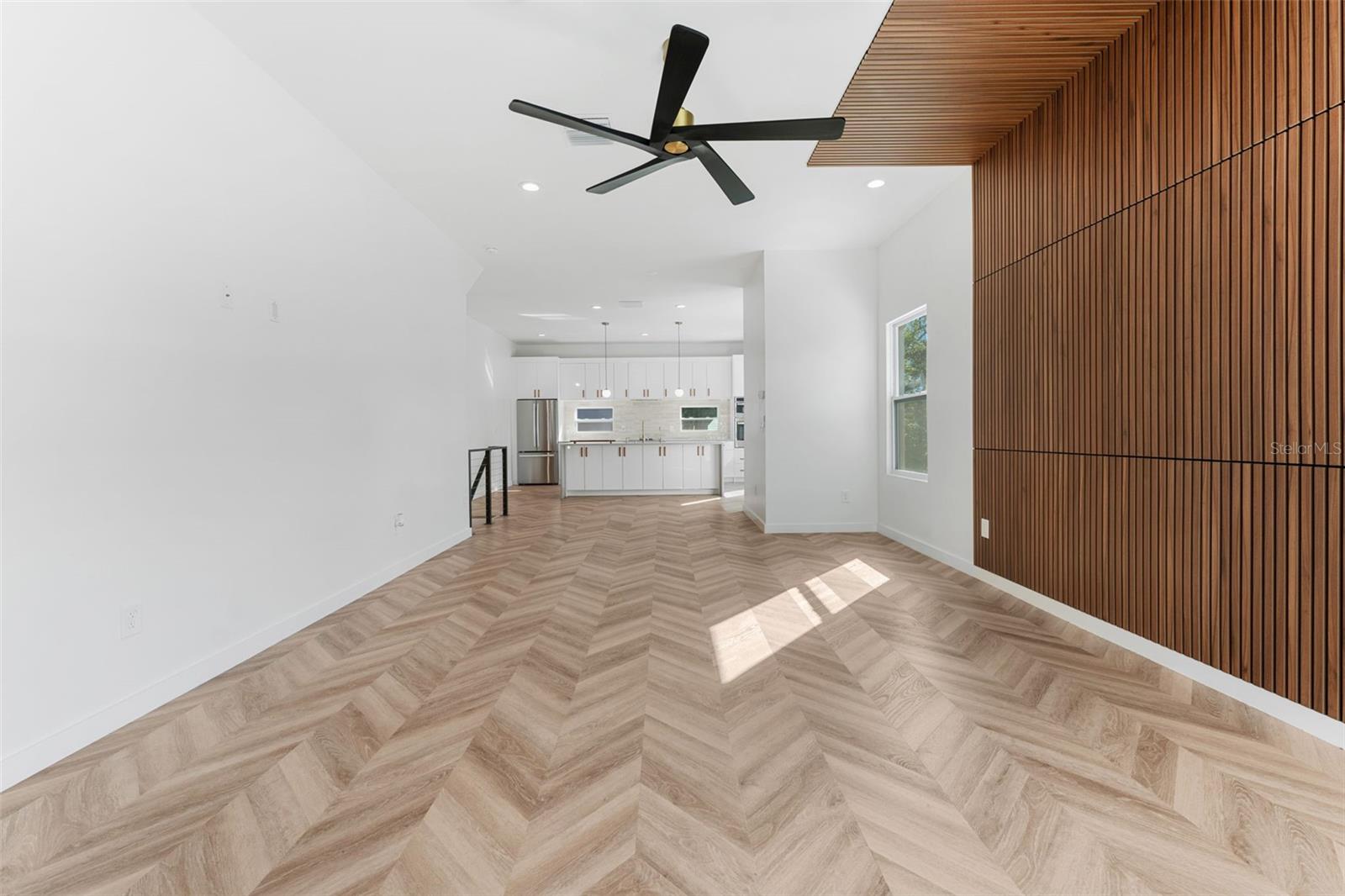 Image 9 of 31 For 102 Adalee Street 4