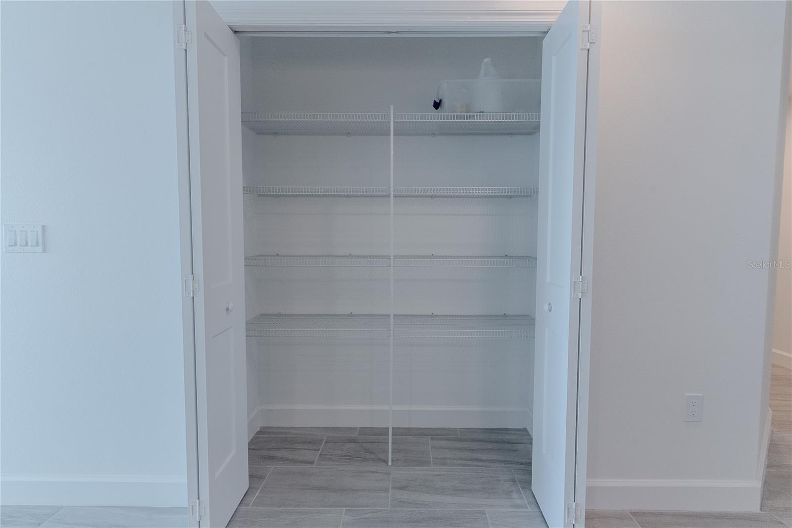 Image 12 of 49 For 125 Island Way 503