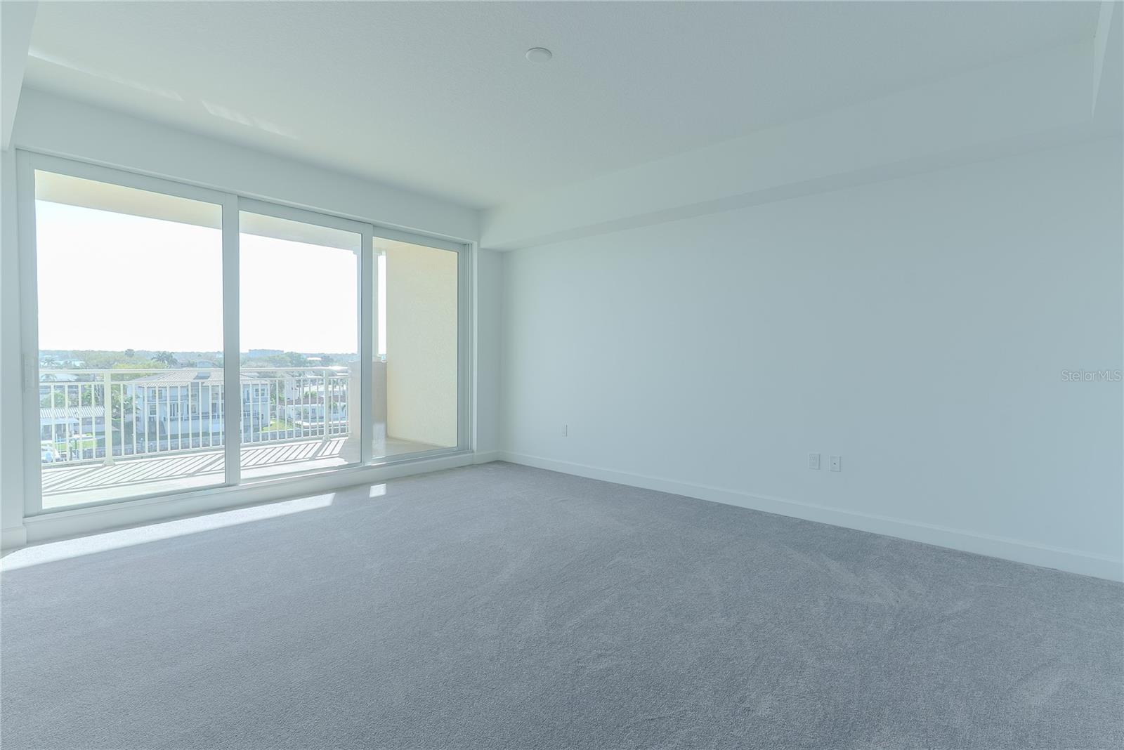 Image 19 of 49 For 125 Island Way 503