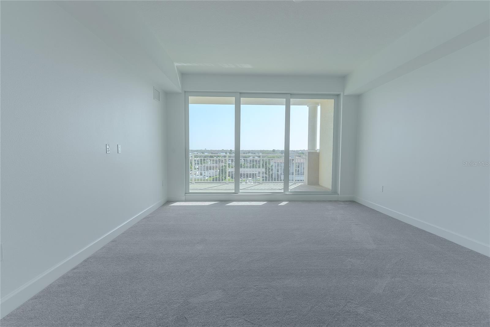 Image 21 of 49 For 125 Island Way 503