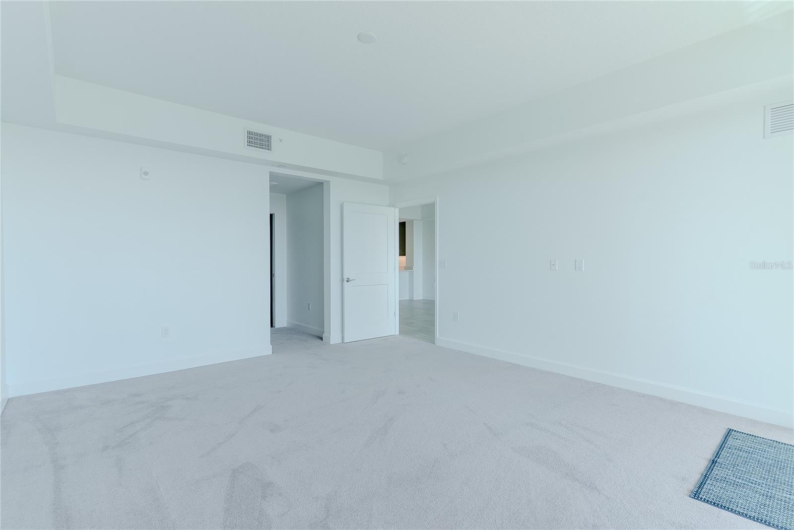 Image 23 of 49 For 125 Island Way 503