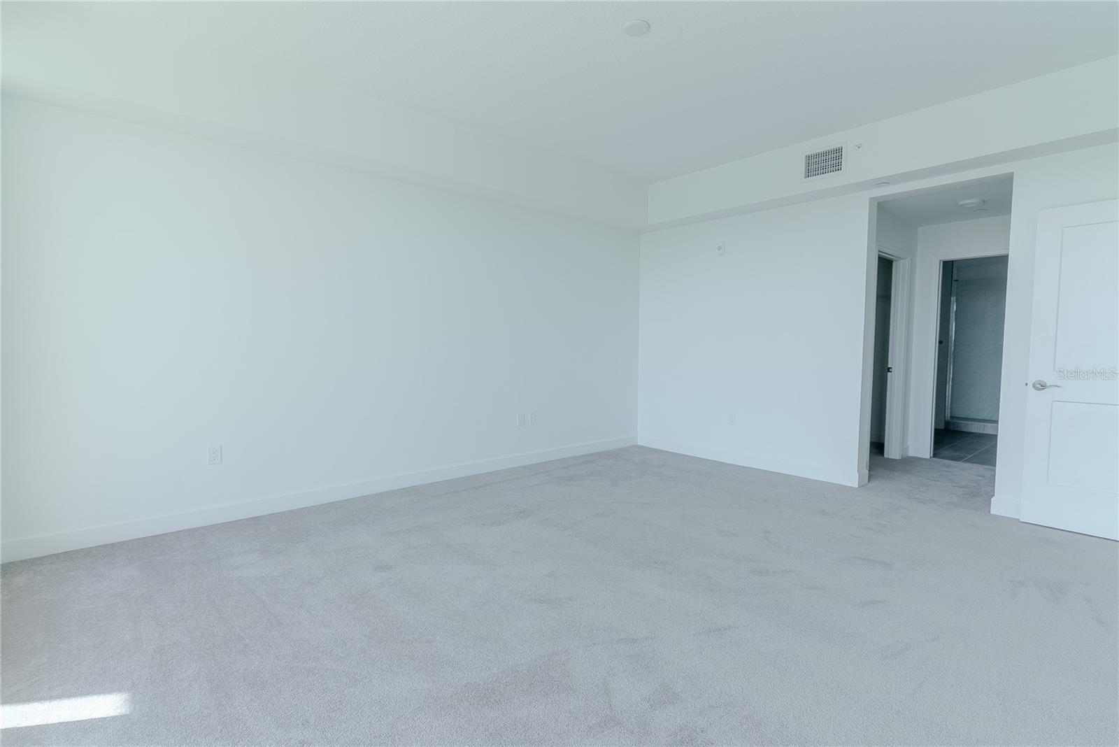 Image 24 of 49 For 125 Island Way 503