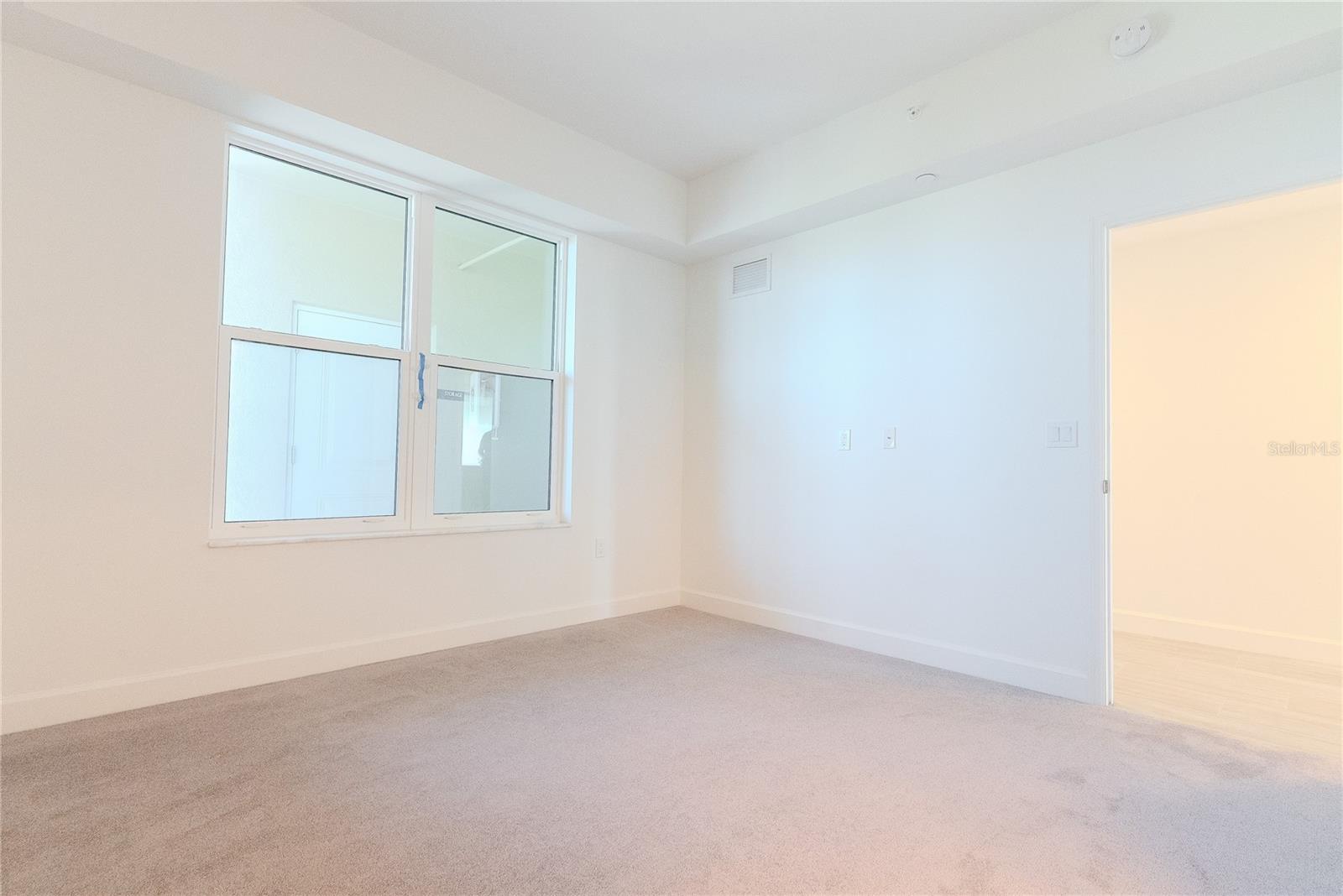 Image 34 of 49 For 125 Island Way 503