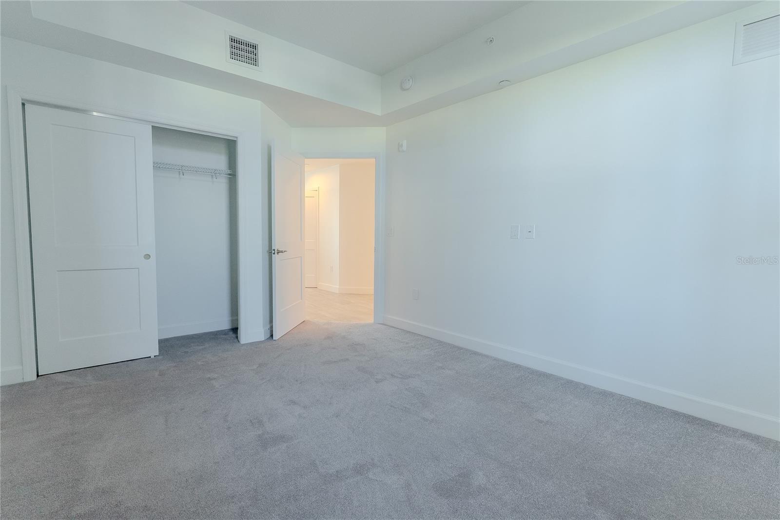 Image 36 of 49 For 125 Island Way 503