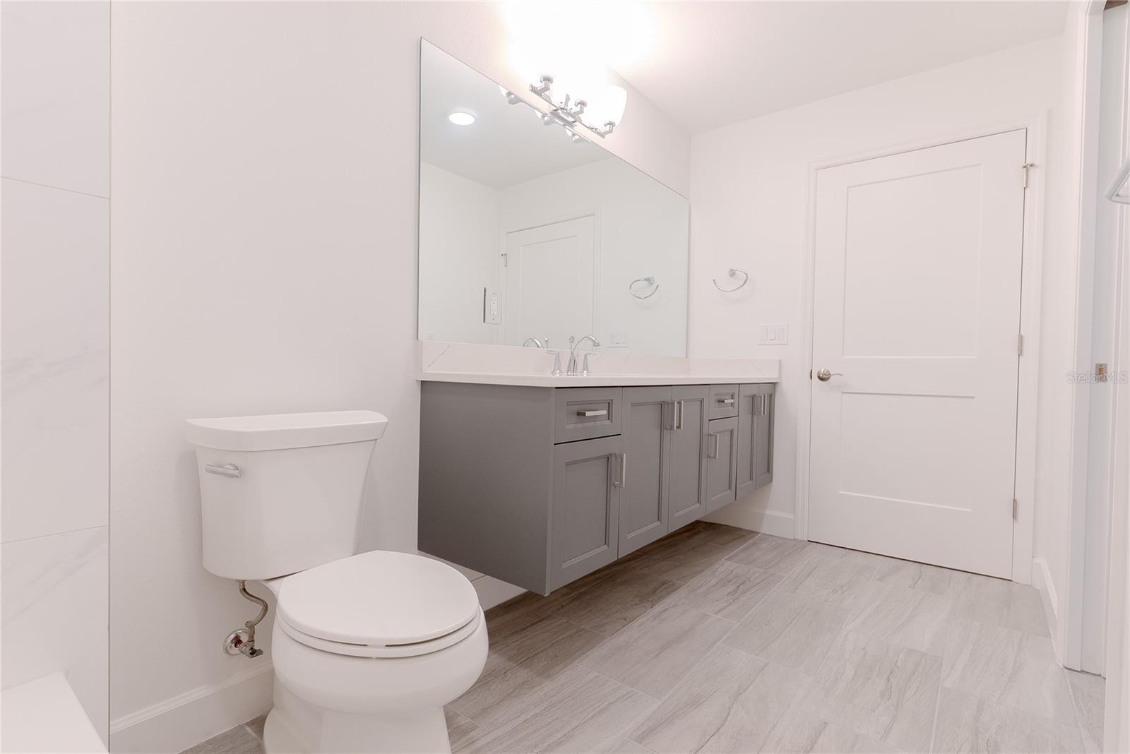 Image 40 of 49 For 125 Island Way 503