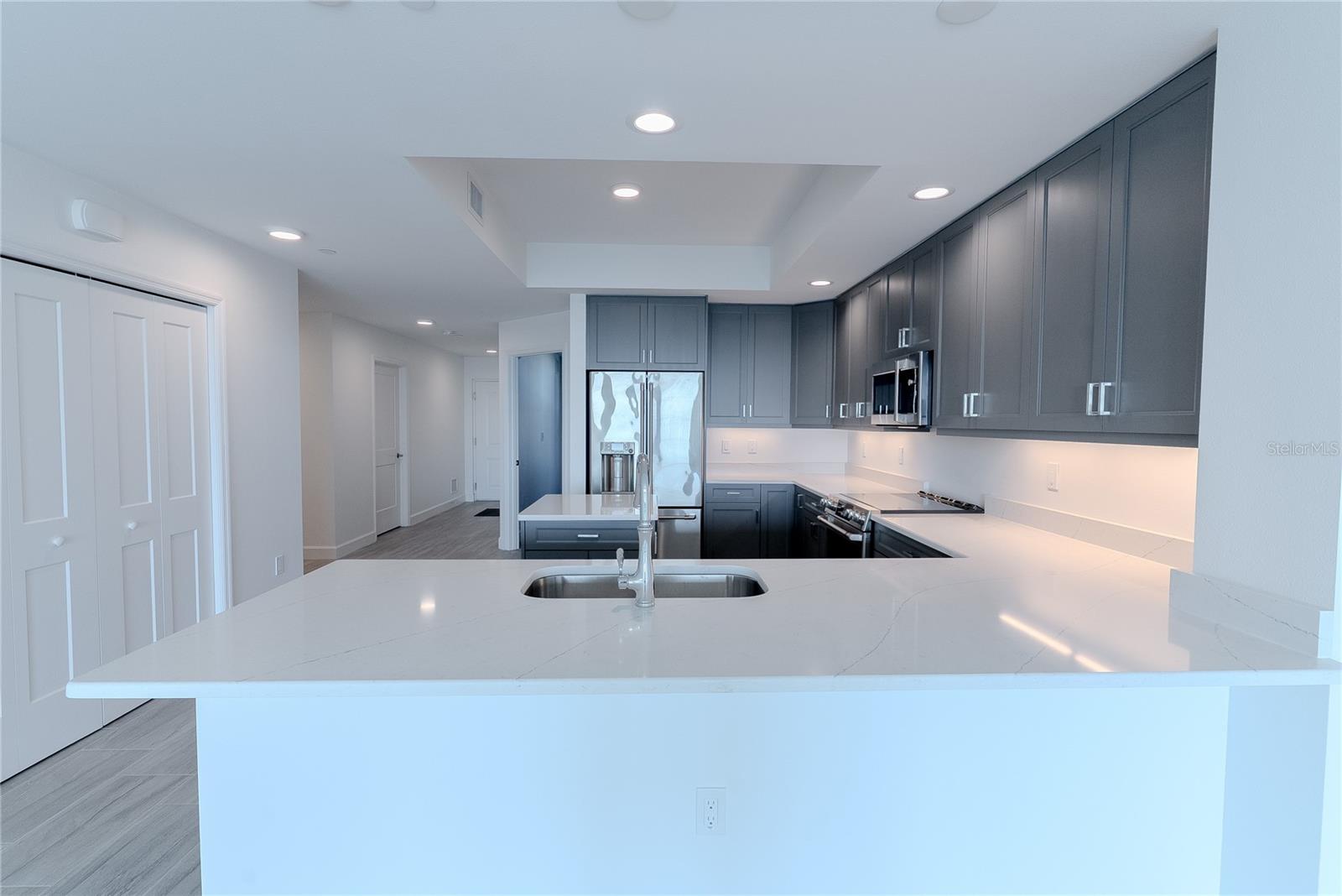 Image 6 of 49 For 125 Island Way 503