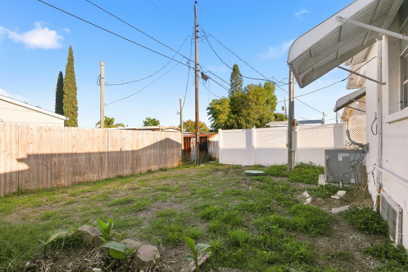 Image 26 of 27 For 2107 Melody Drive