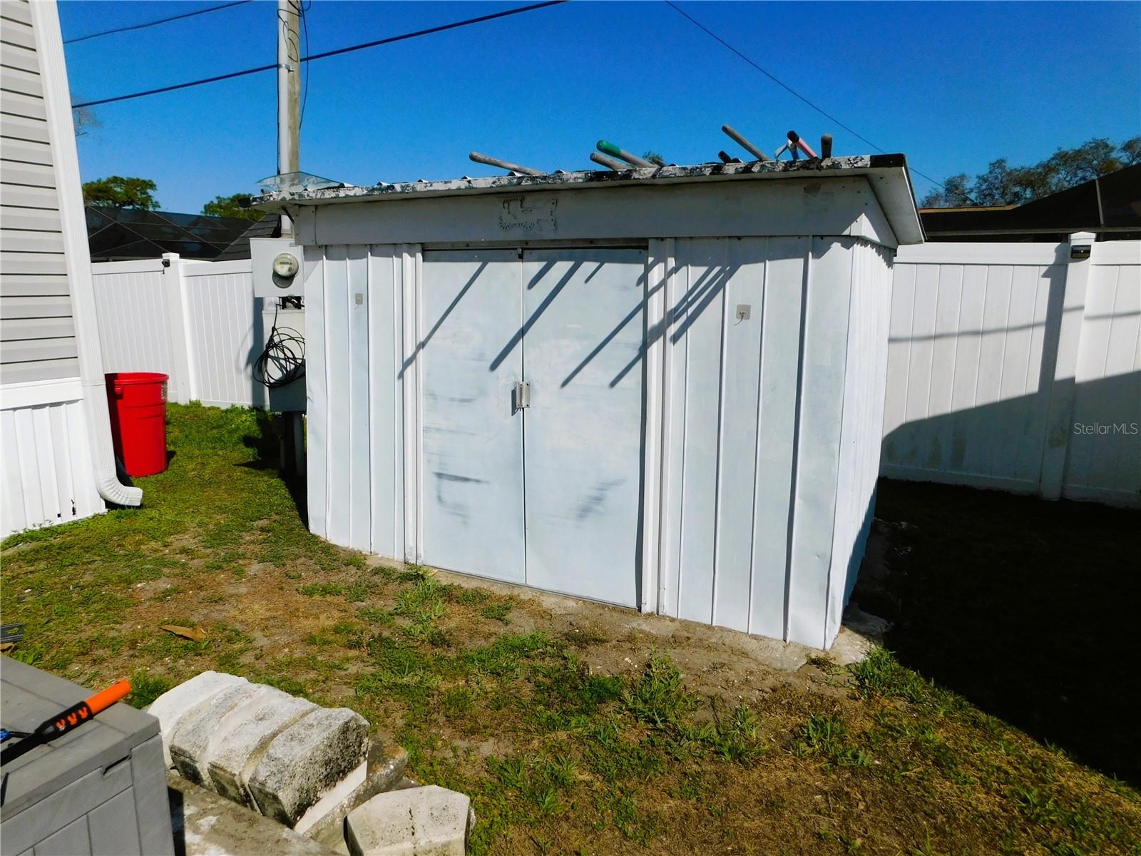 Image 10 of 27 For 39143 Hillcrest Drive