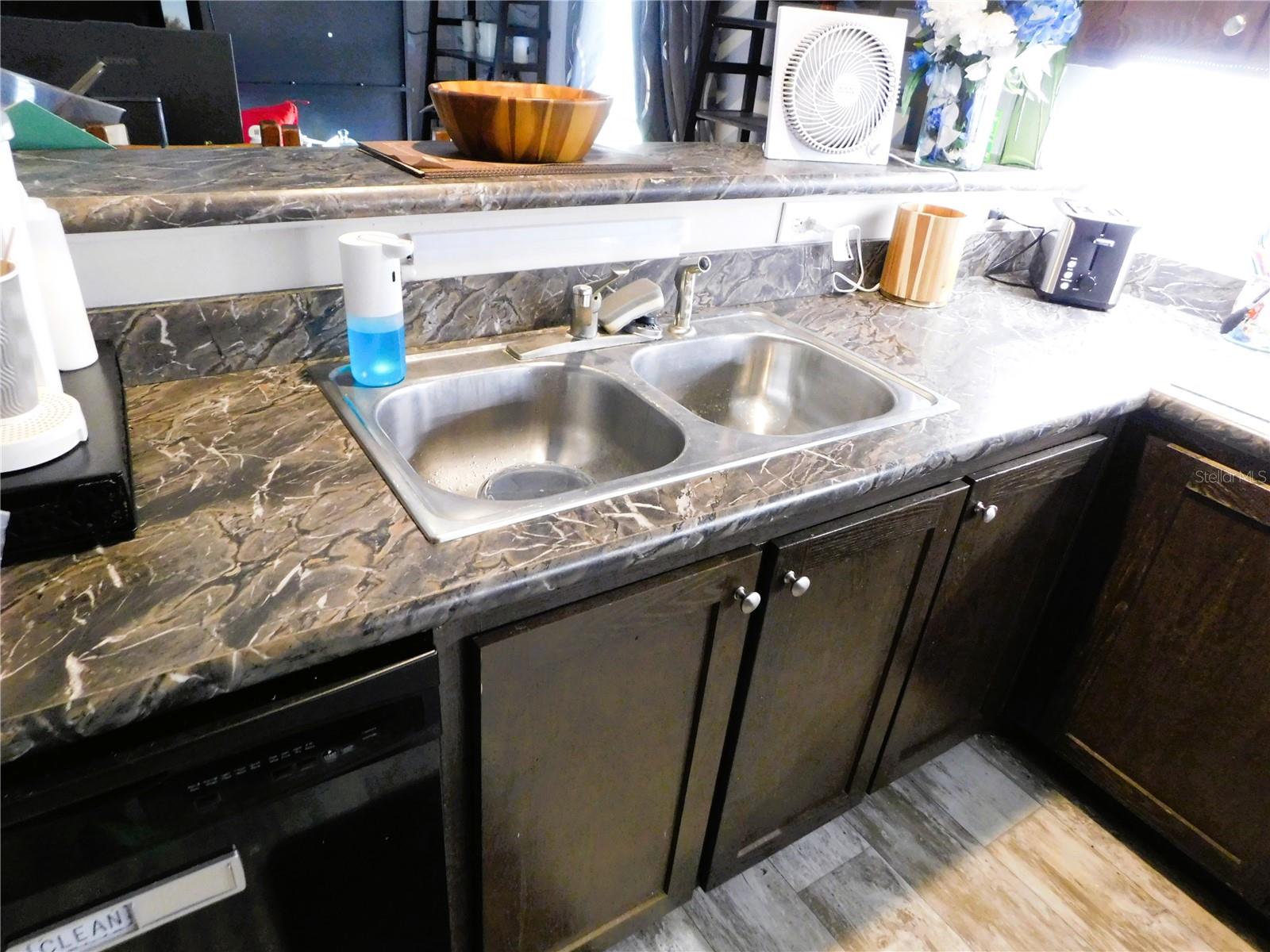 Image 13 of 27 For 39143 Hillcrest Drive