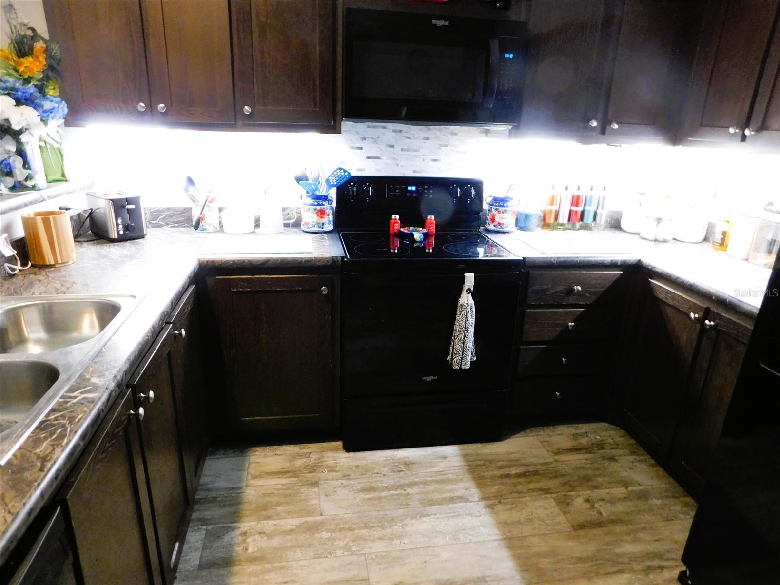 Image 14 of 27 For 39143 Hillcrest Drive