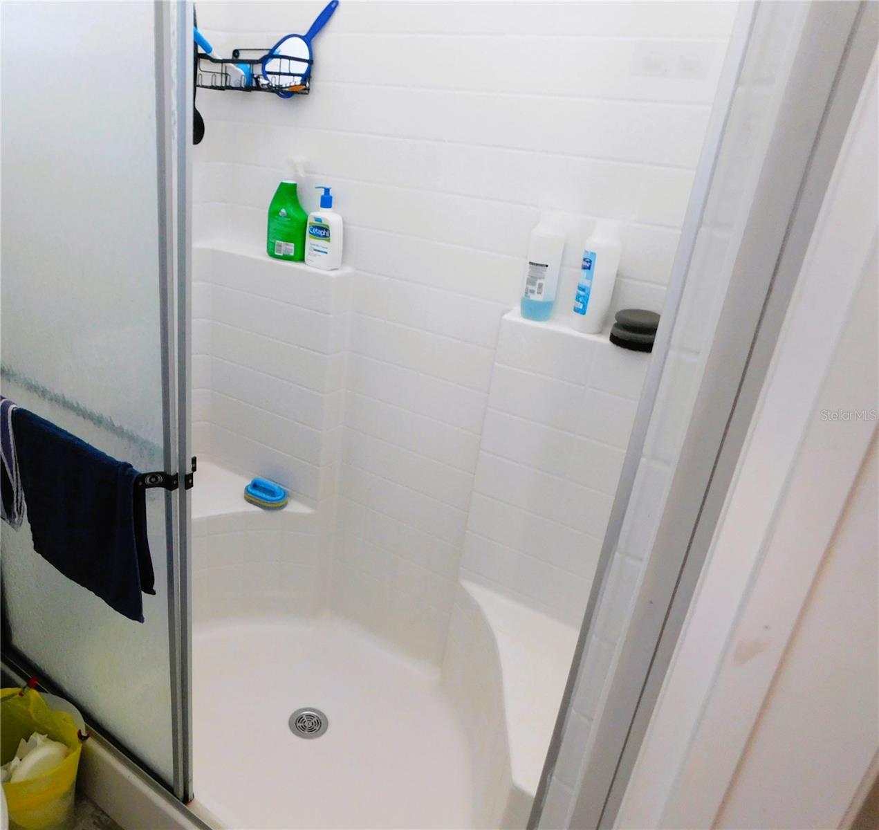 Image 22 of 27 For 39143 Hillcrest Drive