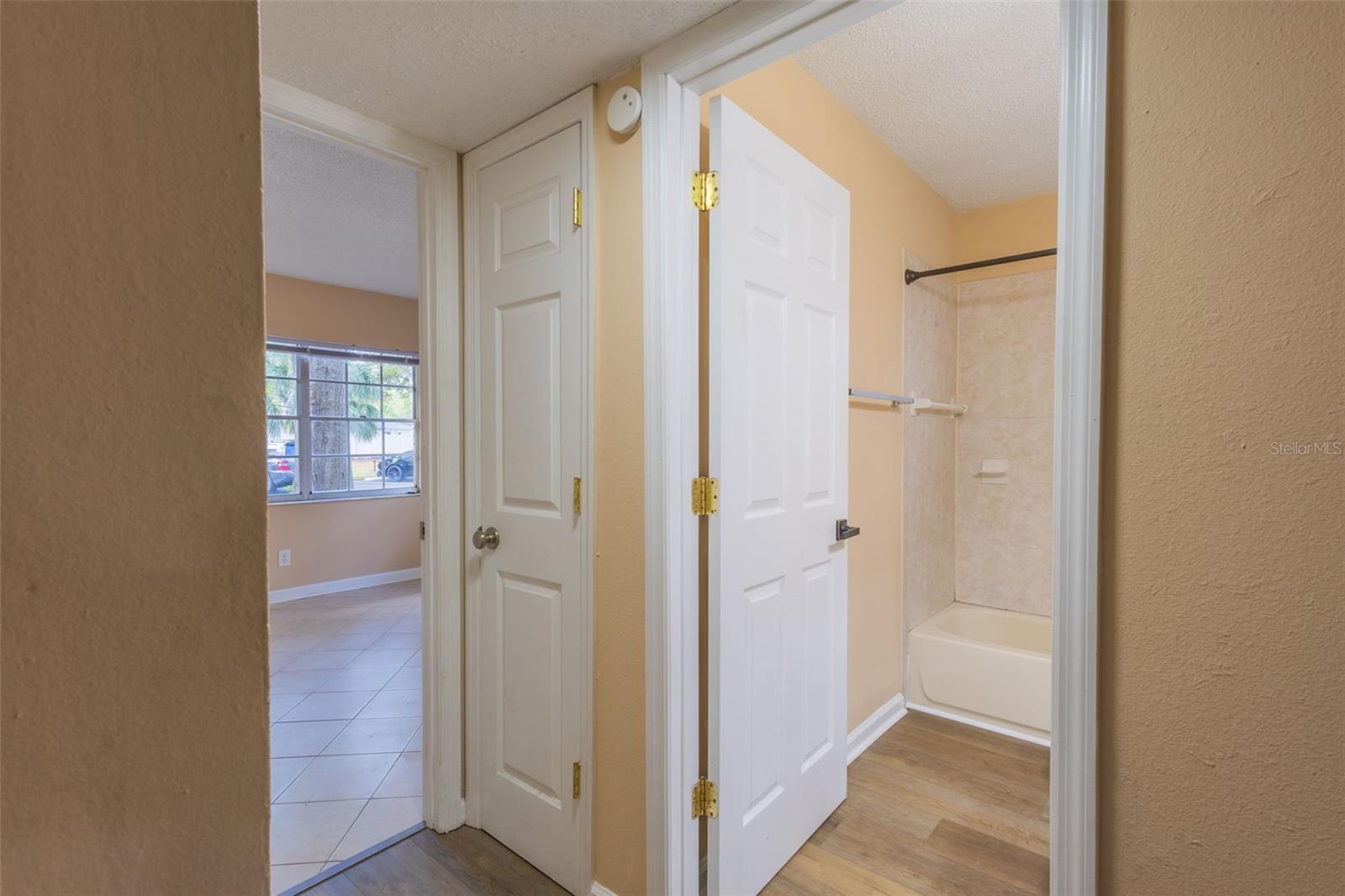 Image 10 of 22 For 129 Mercury Avenue