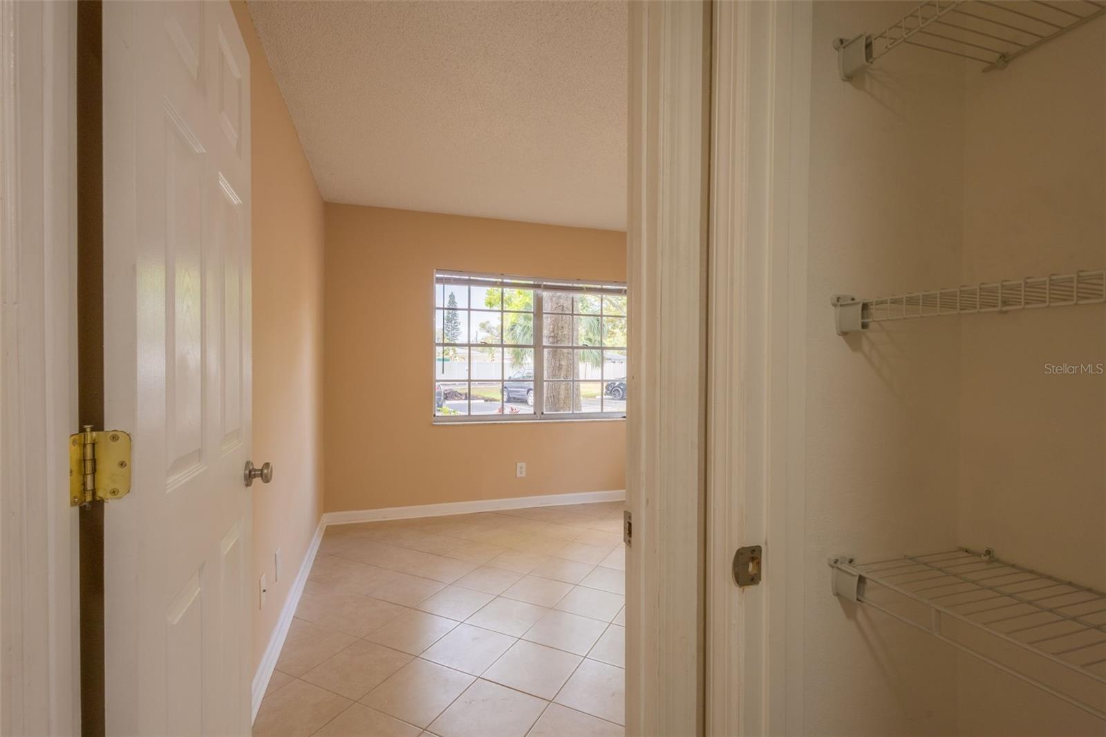 Image 13 of 22 For 129 Mercury Avenue