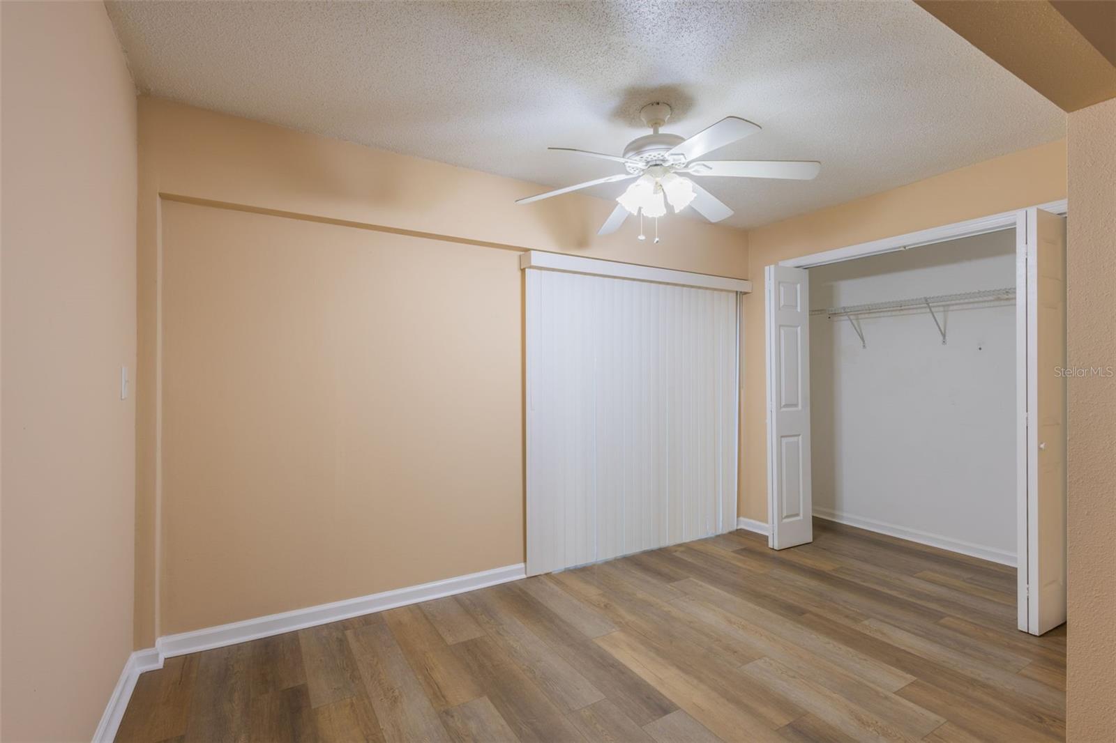 Image 7 of 22 For 129 Mercury Avenue