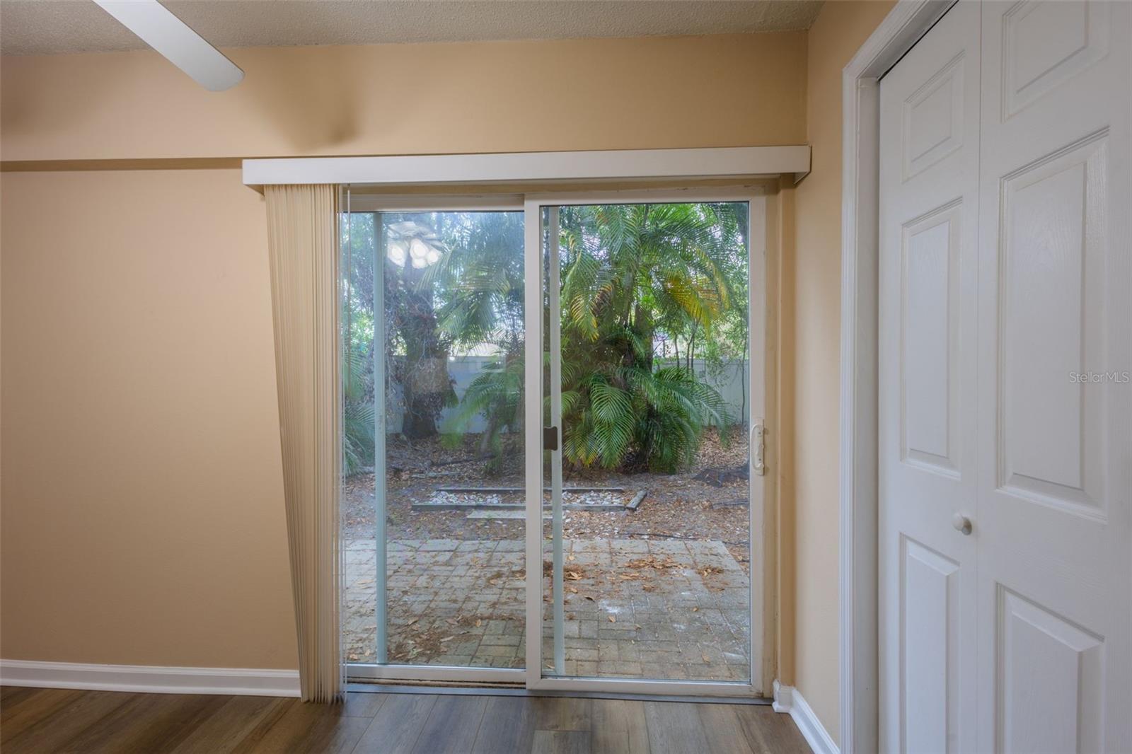 Image 9 of 22 For 129 Mercury Avenue