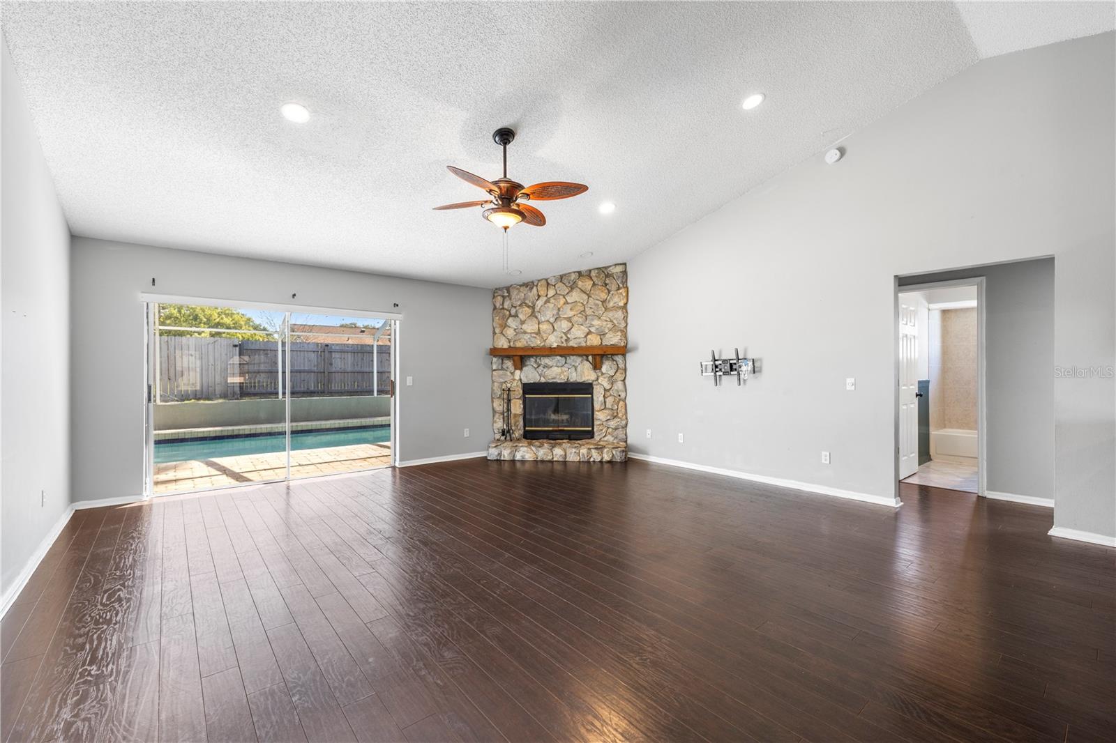 Image 14 of 60 For 23526 Pine Lake Street