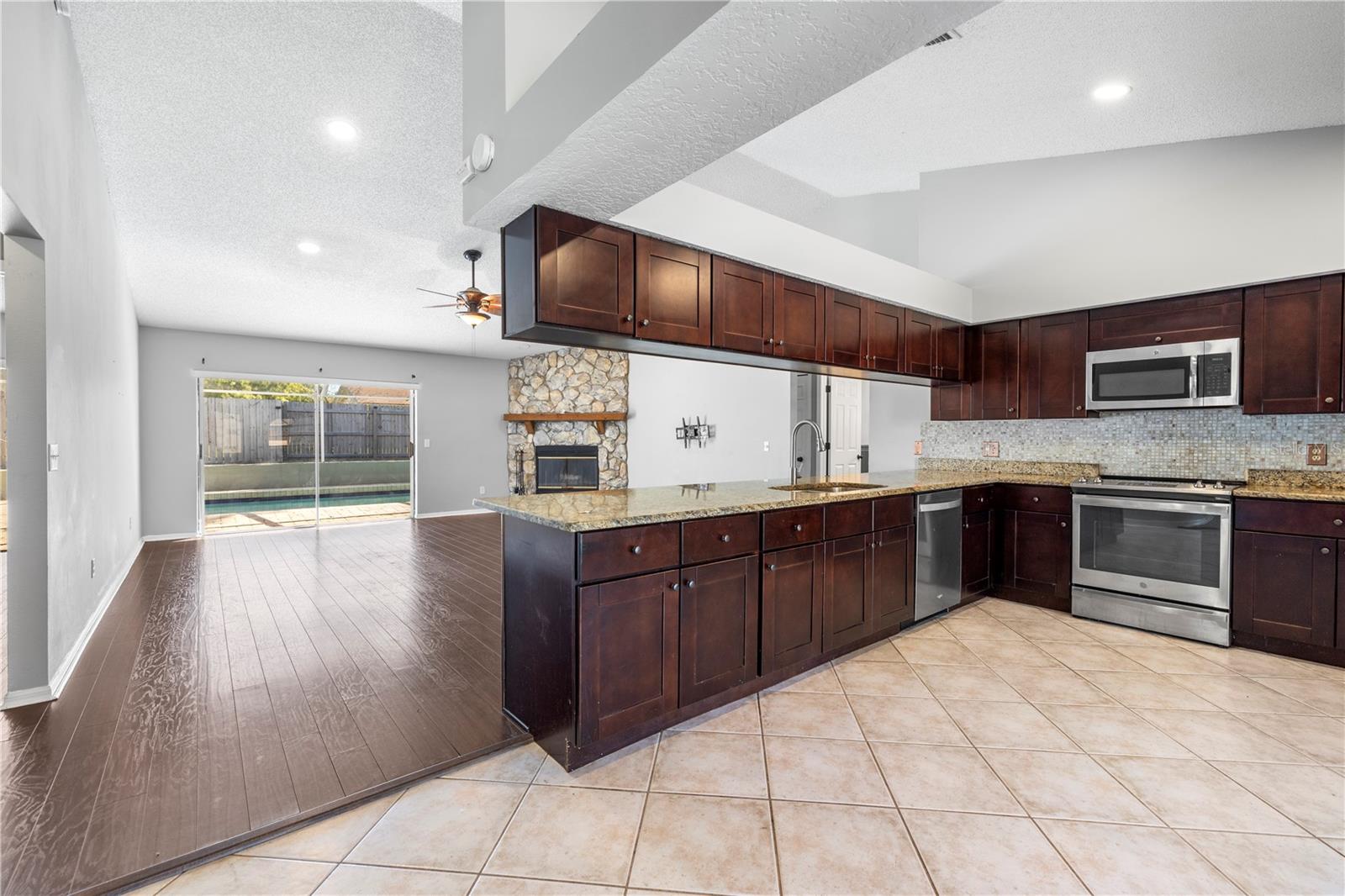 Image 8 of 60 For 23526 Pine Lake Street