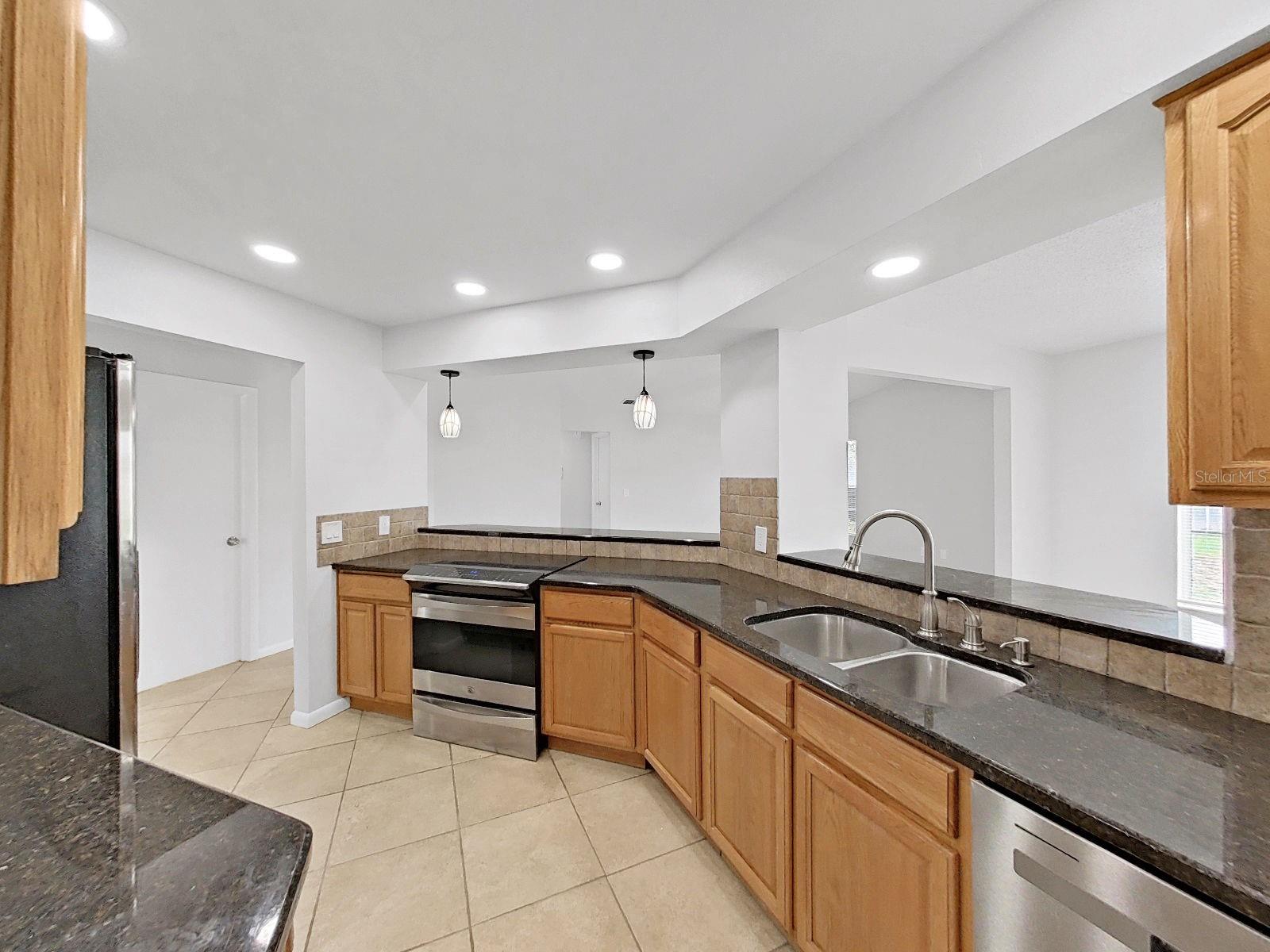 Image 21 of 46 For 10452 Fordham Street