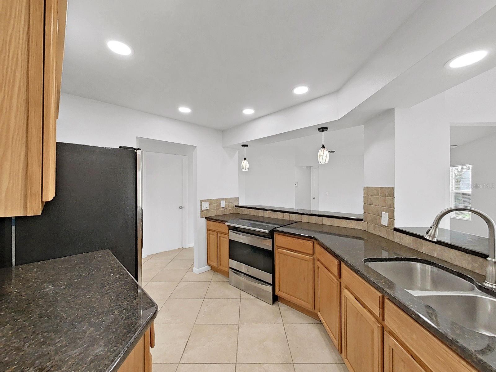 Image 22 of 46 For 10452 Fordham Street