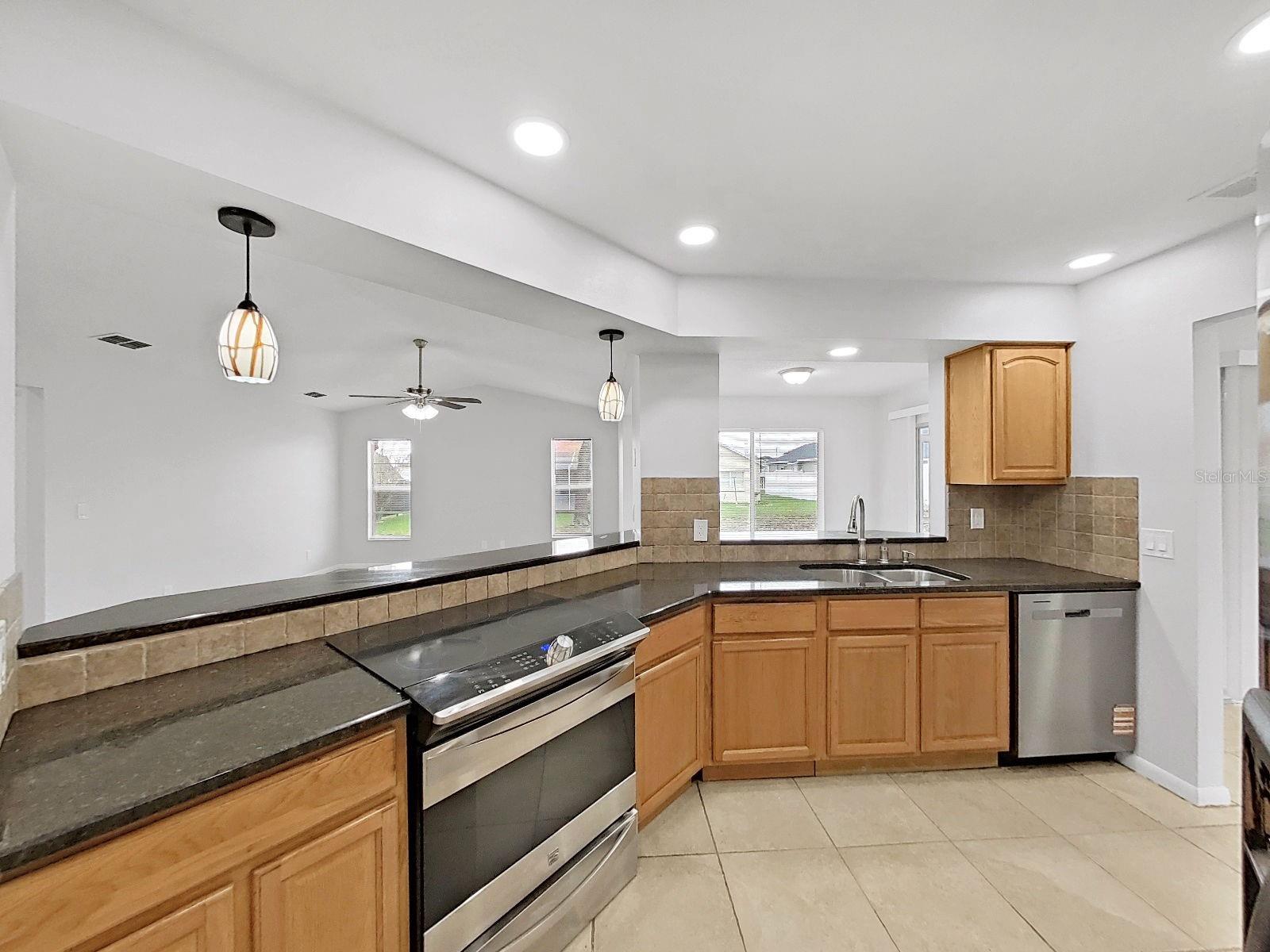 Image 25 of 46 For 10452 Fordham Street