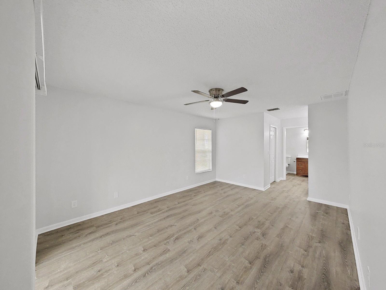 Image 26 of 46 For 10452 Fordham Street