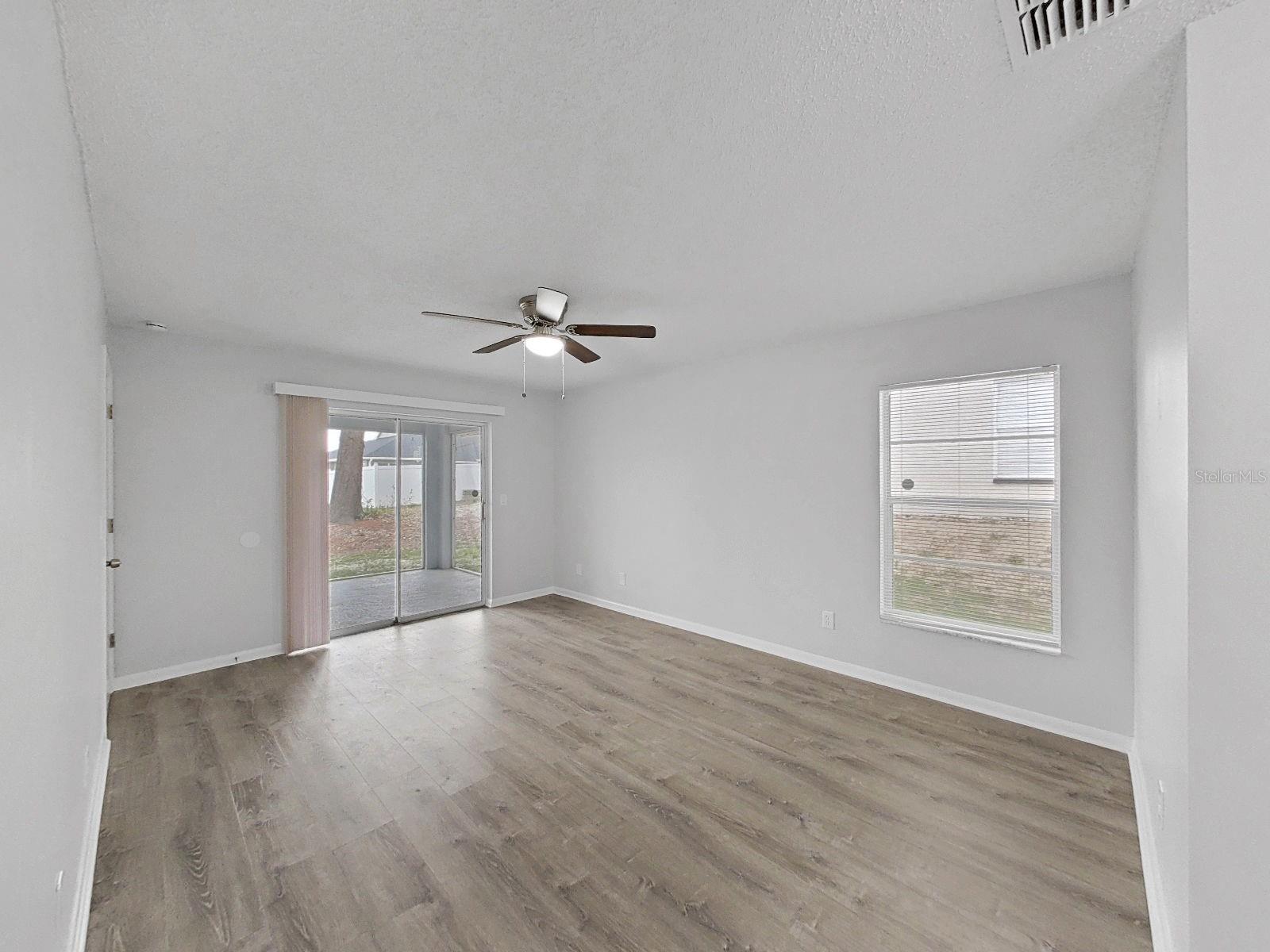 Image 28 of 46 For 10452 Fordham Street