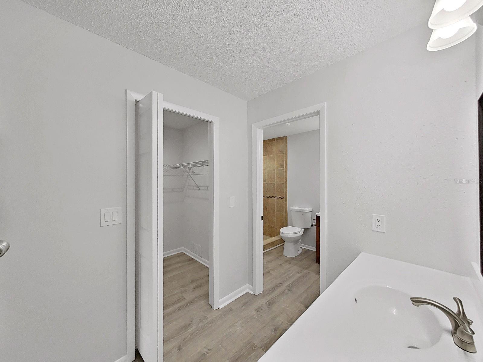 Image 30 of 46 For 10452 Fordham Street