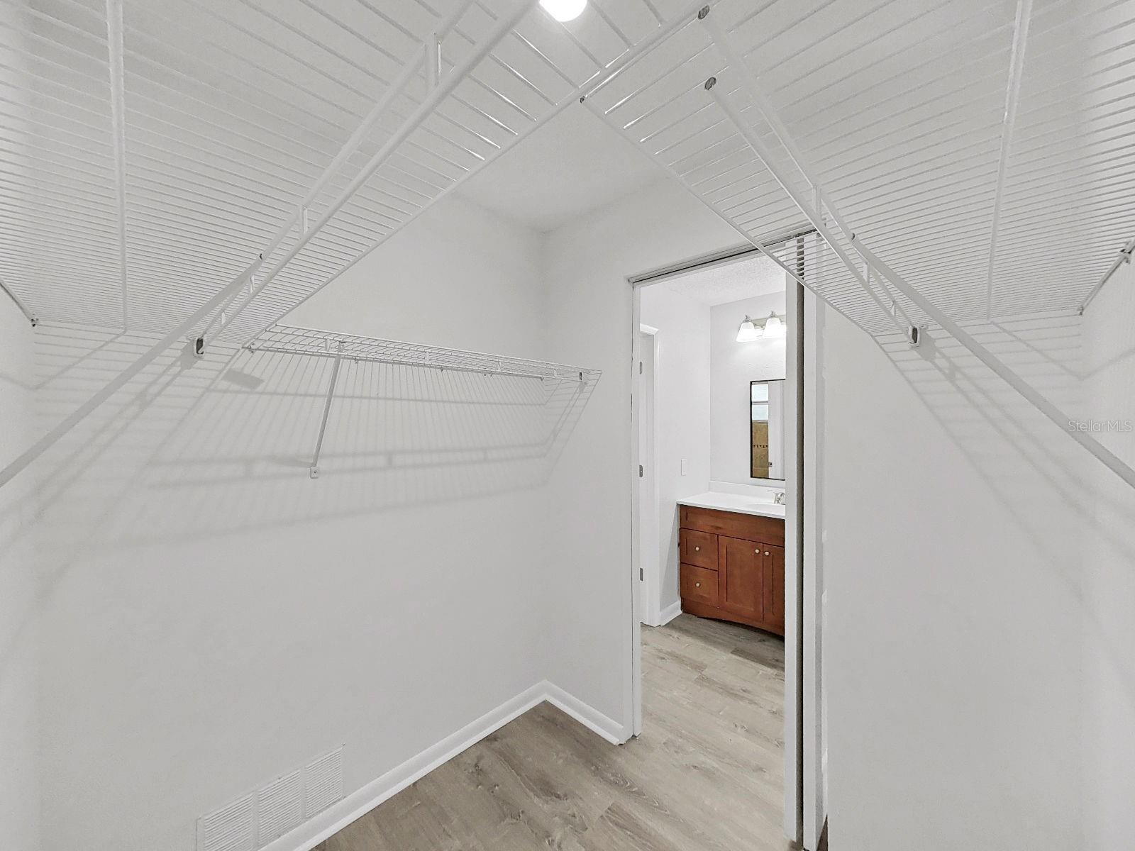 Image 32 of 46 For 10452 Fordham Street