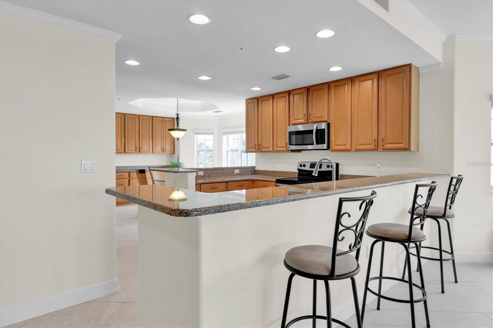 Image 10 of 70 For 10002 Key Haven Road 201