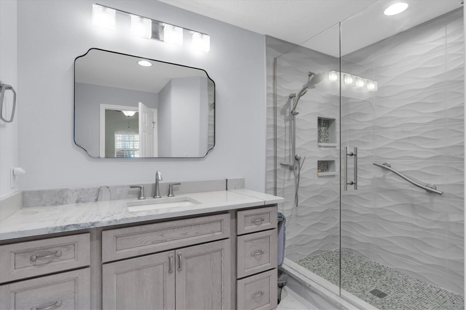 Image 28 of 70 For 10002 Key Haven Road 201